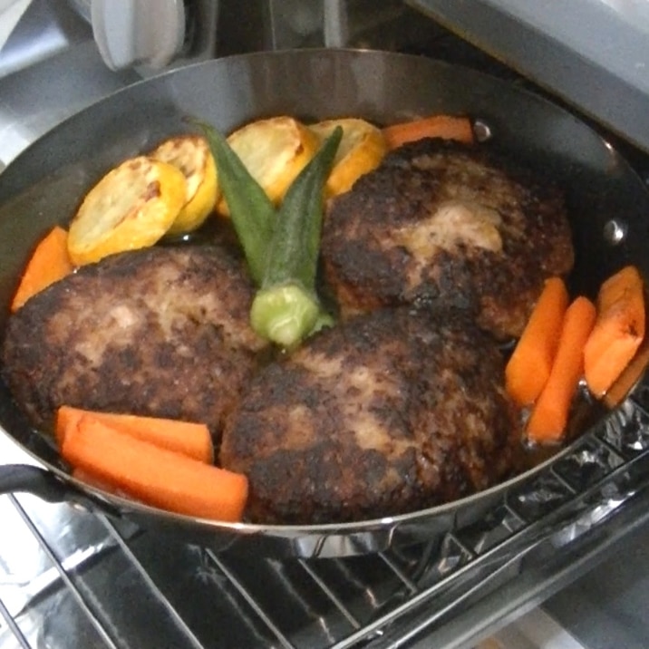 グリルパンで簡単プロの味 ジューシーハンバーグ レシピ 作り方 By In My Kitchen 楽天レシピ グリルパンで簡単プロの味 ジューシーハンバーグ レシピ 作り方 By In My Kitchen 楽天レシピ